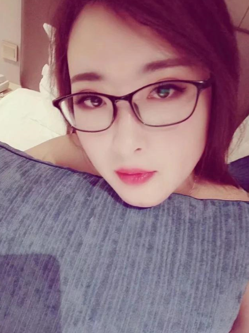 分享一个漂亮的热情少妇